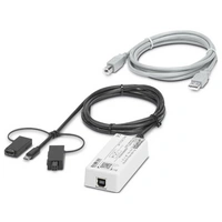 Zwei USB-Kabel mit Anschlüssen und ein Adaptermodul, entwickelt für den Datentransfer zwischen Geräten.
